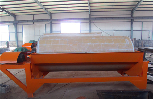干粉磁選機(jī)，關(guān)注行業(yè)生產(chǎn)，干粉磁選機(jī)更適合市場使用，關(guān)注行業(yè)生產(chǎn)，干粉磁選機(jī)更適合市場使用磁場一般為多少_磁塊如何排列